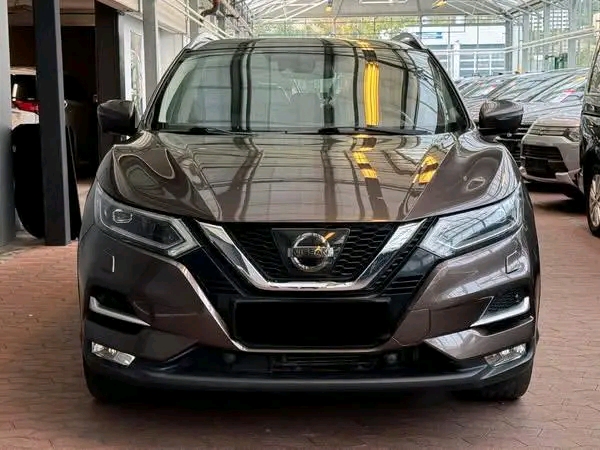 Nissan Qashqai 2017 - voiture d'occasion disponible chez German Auto Cars