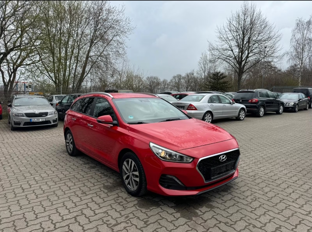 Hyundai i30 2019 - voiture d'occasion disponible chez German Auto Cars