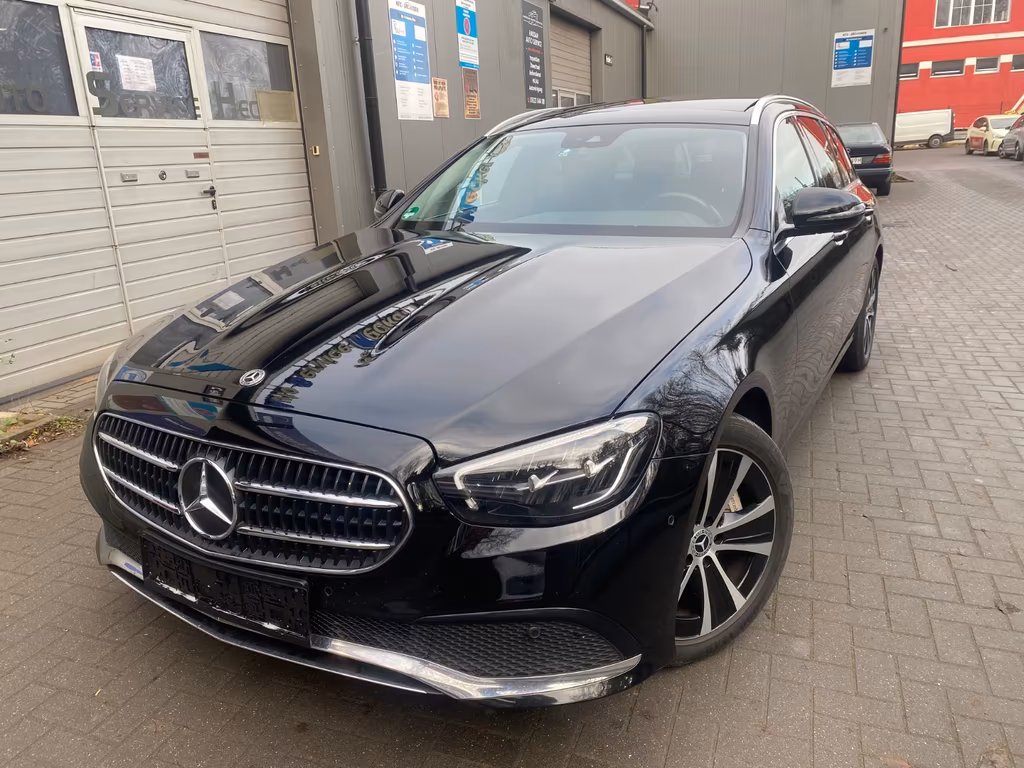 Mercedes-Benz E 300 2023 - voiture d'occasion disponible chez German Auto Cars