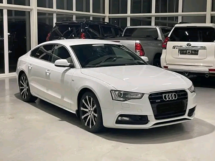 Audi A5 2015 - voiture d'occasion disponible chez German Auto Cars