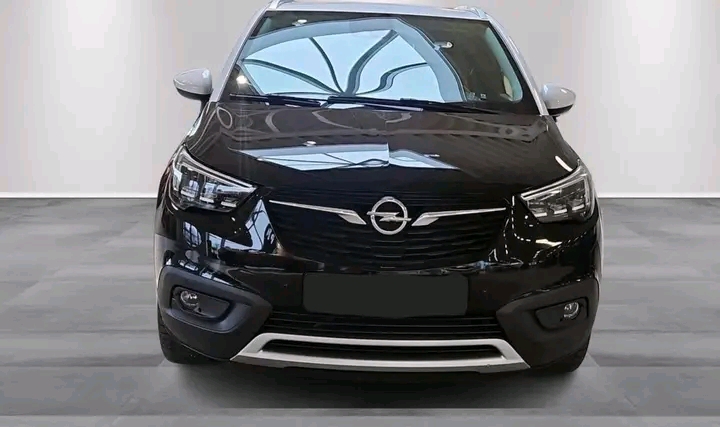 Opel Crossland X 2018 - voiture d'occasion disponible chez German Auto Cars
