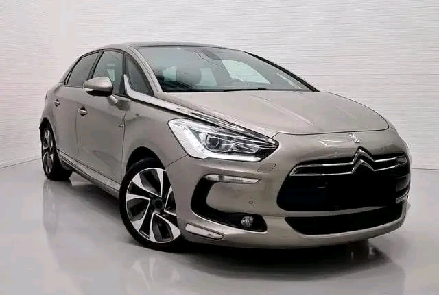 Citroën DS5 2013 - voiture d'occasion disponible chez German Auto Cars